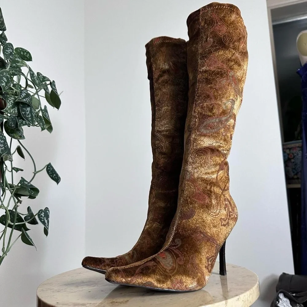 Vintage 90s 2000s knee high square pointed toe high heel, velvet paisley pattern - Picture 4 of 8